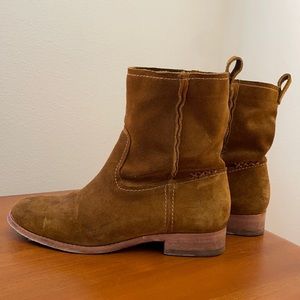 Frye Cara Short Boot brown suede size 7.